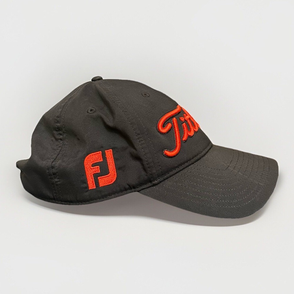 Titleist FJ Pro V1 Black Red Golf StrapBack Hat Cap - Picture 3 of 5